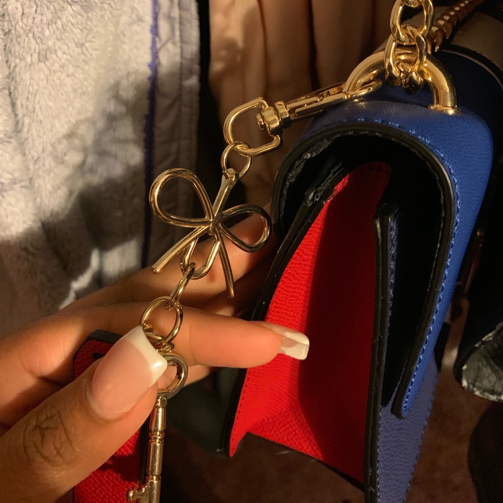 Purse - Picture 2 of 3